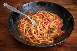 One-Pot Pasta Bolognese für Trekking: