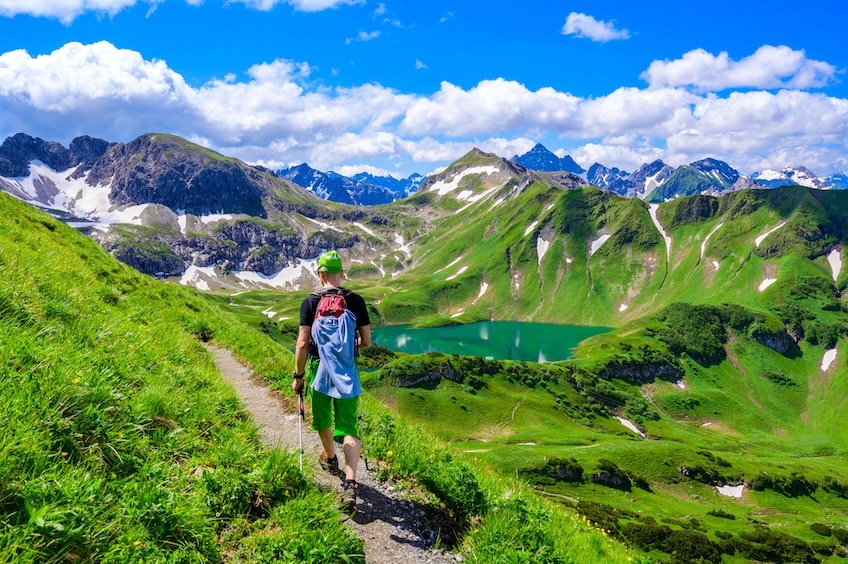 Trekkingnahrung für mehrere Tage sortiert und abgewogen